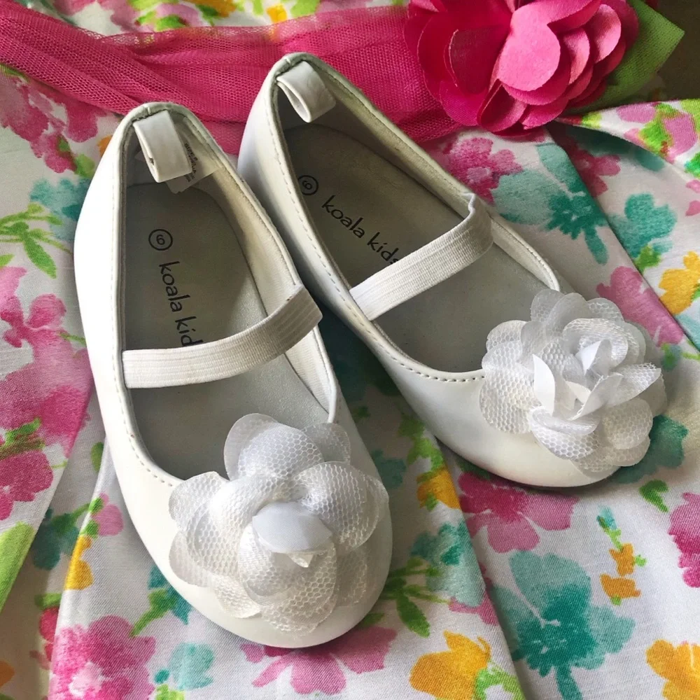 Koala Baby White Leatherette Mary Janes size 6